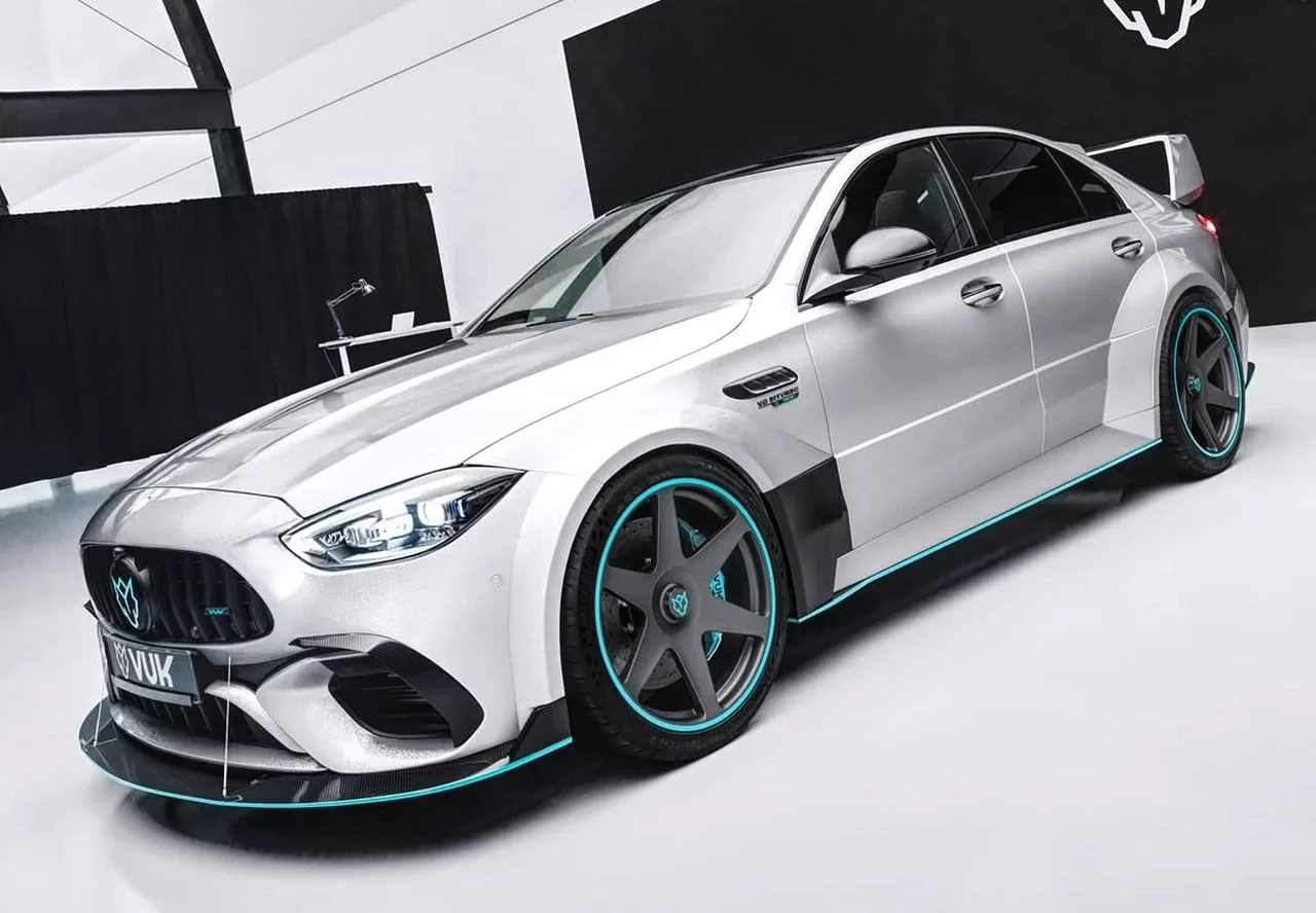VUK EVOlution X is a V8-swapped C63 inspired by the Mercedes 190E Evo II